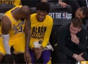 B体育体育链接-关于快船后卫詹姆斯状态出色空间碾压对手防线的信息