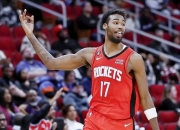 B体育体育新闻-火箭客场胜老鹰，继续领跑