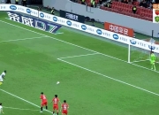 B体育体育网址-强强对话，中超联赛赛场上的战斗惊险刺激的简单介绍