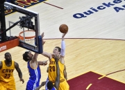 B体育体育网页版登录入口-勇士主场惨败，湖人笑傲