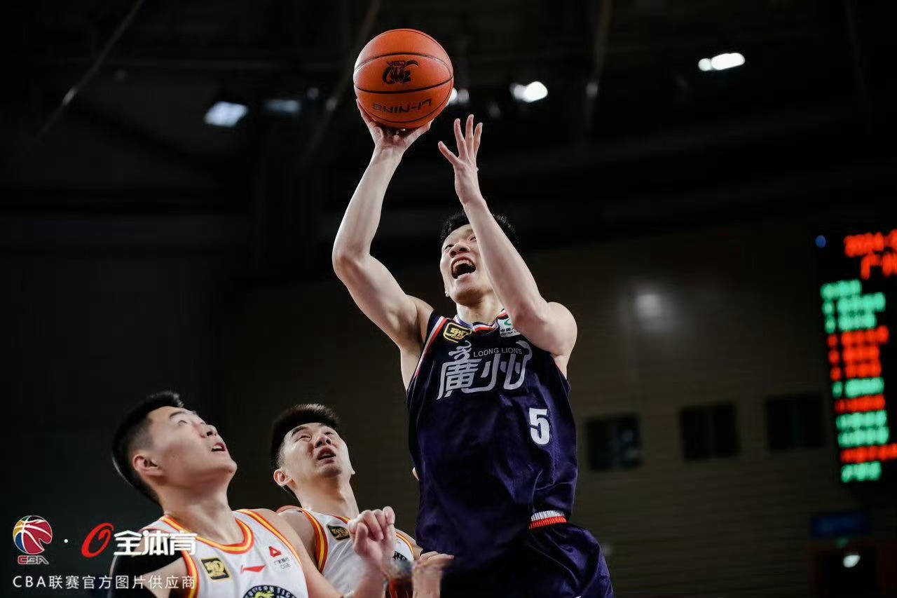 广州龙狮开启新赛季征程，目标夺得CBA冠军