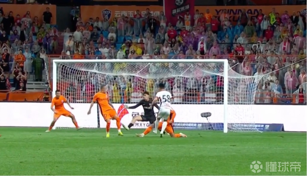 云南队不敌四川队,遭遇惨败 云南队不敌四川队,遭遇惨败