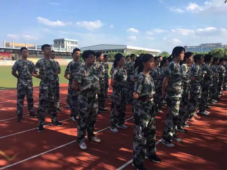 菲律宾队奋勇向前，铁血行动