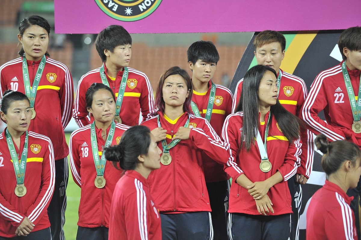 韩国女足选手展现出色技术备战决赛 韩国女足选手展现出色技术备战决赛