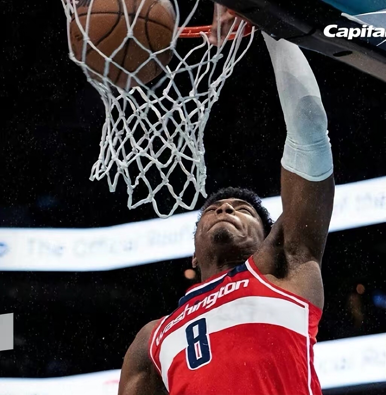 关于黄蜂险胜奇才,升至东部前列的信息 关于黄蜂险胜奇才,升至东部前列的信息