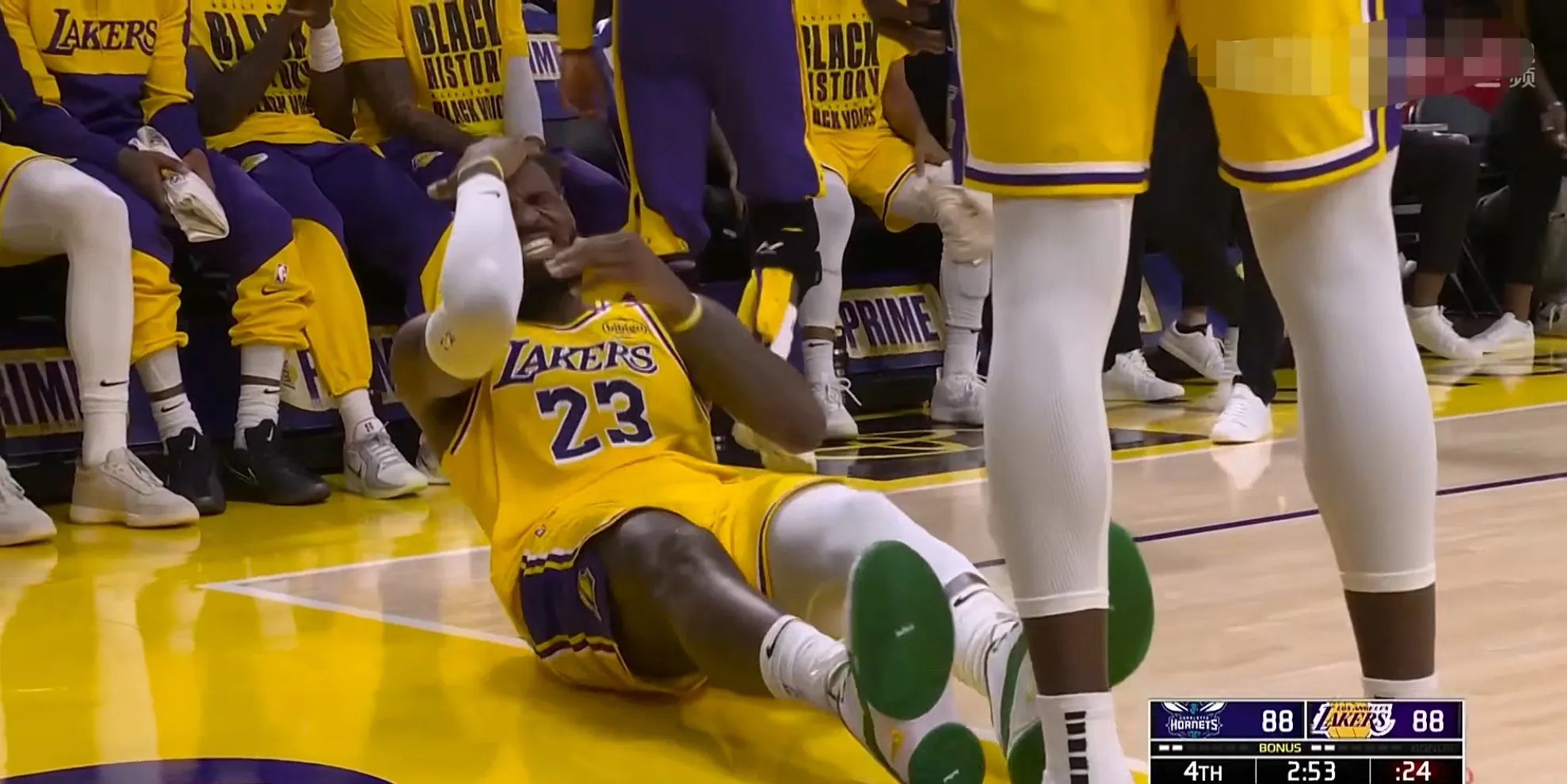 包含黄蜂主场惨败湖人,戴维斯25分8篮板的词条 包含黄蜂主场惨败湖人,戴维斯25分8篮板的词条